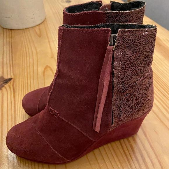 Toms Wine Colored Wedge Booties Size 7 
